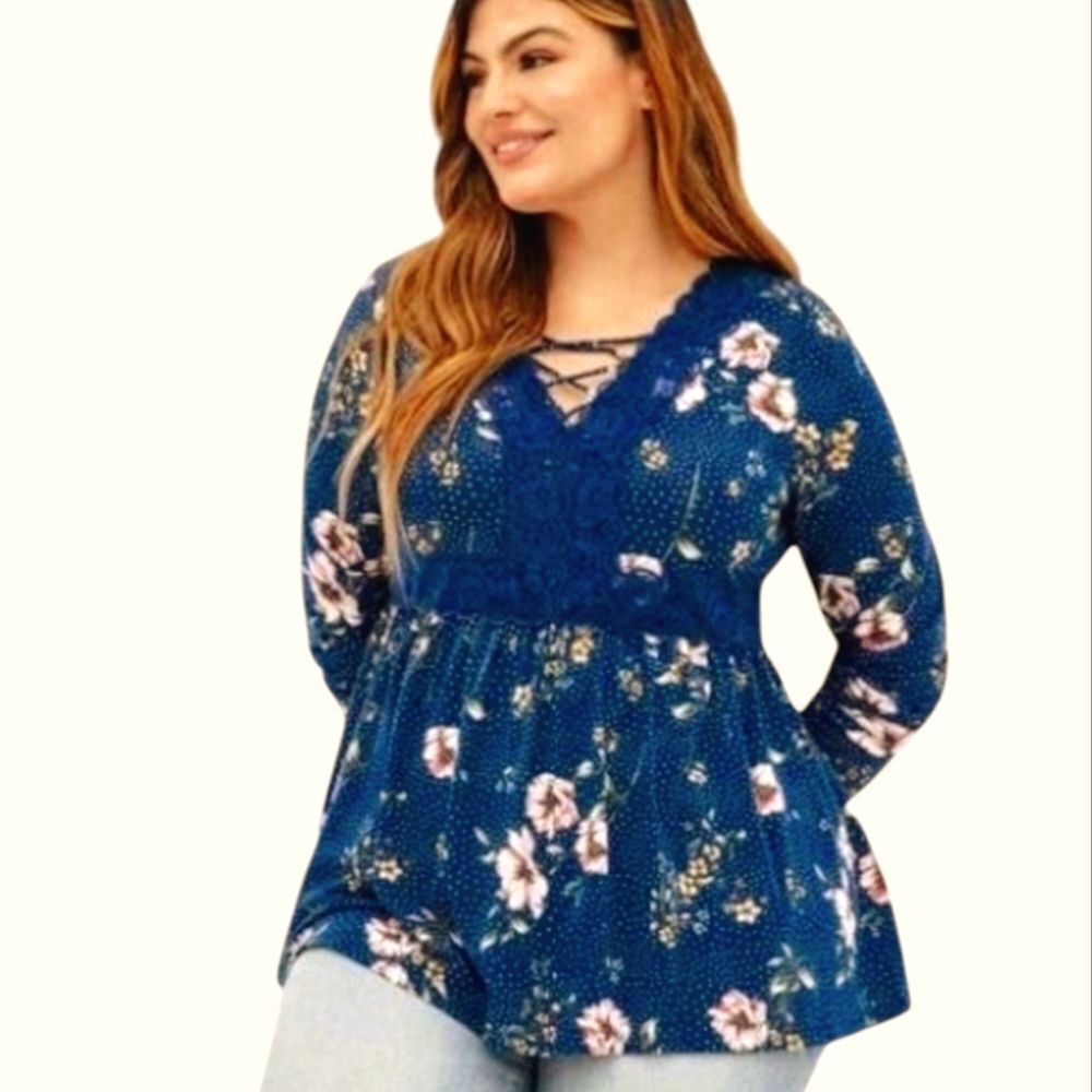 TORRID Women's multi- color Blue Floral Lace Poka- dot babydoll top Size 10